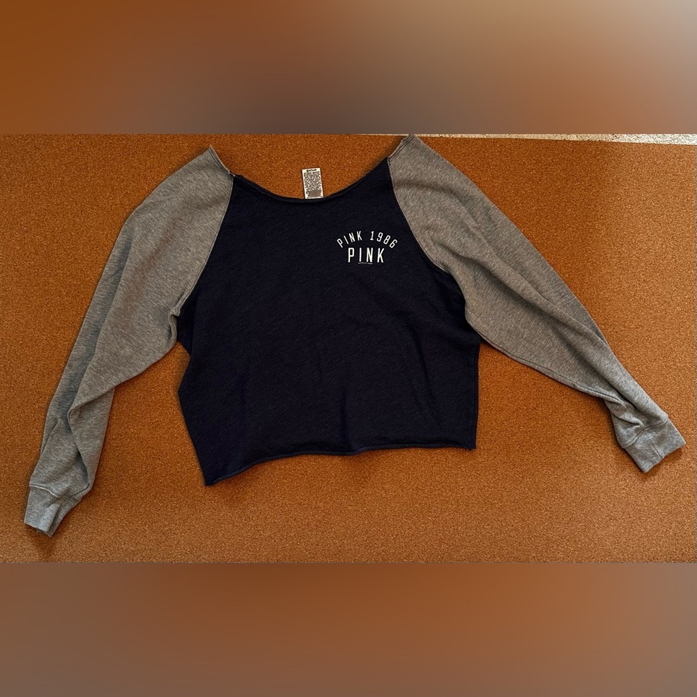 PINK VICTORIA’S SECRET - CROPPED SWEATSHIRT - Sz S